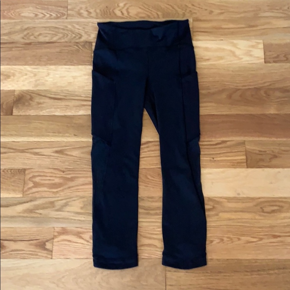 Black mesh Lululemon crop leggings